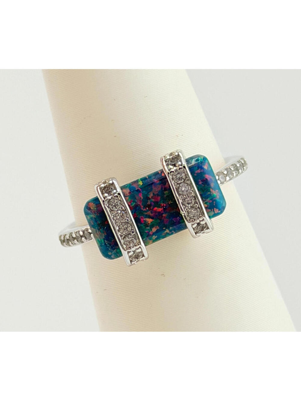 Bomb Party October Sz 8 "Clarity & Class" Emerald Fire Opal Rhodium SUITCASE